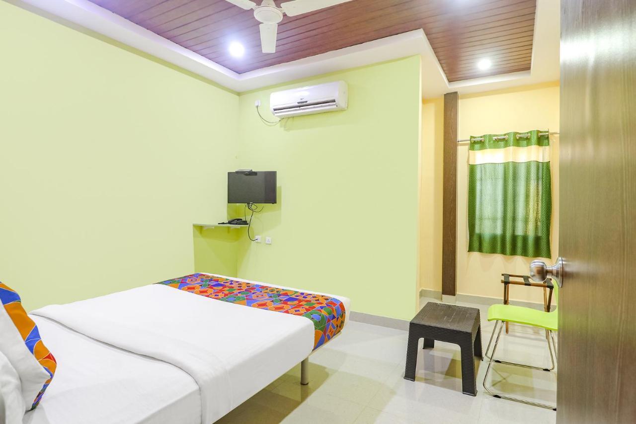 Fabexpress Airport Stay Inn - Nr Hyderabad International Airport, Shamshabad Exterior photo