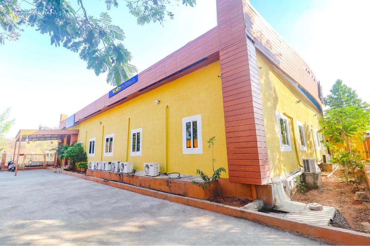 Fabexpress Airport Stay Inn - Nr Hyderabad International Airport, Shamshabad Exterior photo